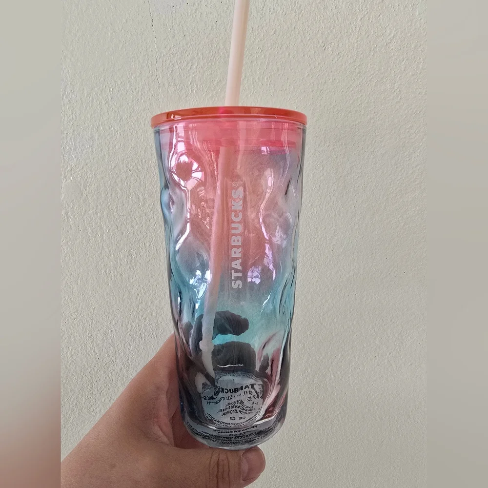 NWT Starbucks 2026 LATAM Gradient Glass Tumbler With Lid, 18 Oz